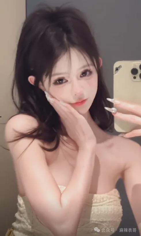 千万网红小三吃瓜视频,吃瓜视频背后的惊人真相 第1张 千万网红小三吃瓜视频,吃瓜视频背后的惊人真相 第1张